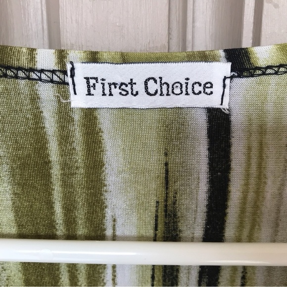 First choice pull over T-shirt, V-neck embellished with pearls and lace green - Picture 3 of 7